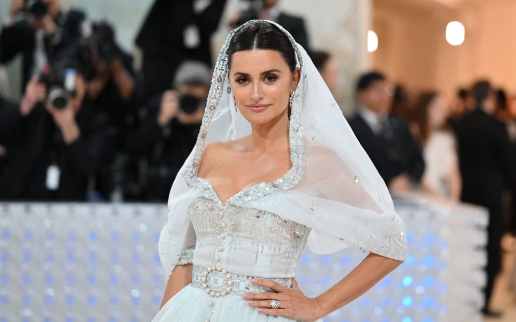 Spanish actress Penelope Cruz arrives for the 2023 Met Gala at the Metropolitan Museum of Art on May 1, 2023, in New York. - The Gala raises money for the Metropolitan Museum of Art's Costume Institute. The Gala's 2023 theme is "Karl Lagerfeld: A Line of Beauty." (Photo by ANGELA WEISS / AFP) (Photo by ANGELA WEISS/AFP via Getty Images)