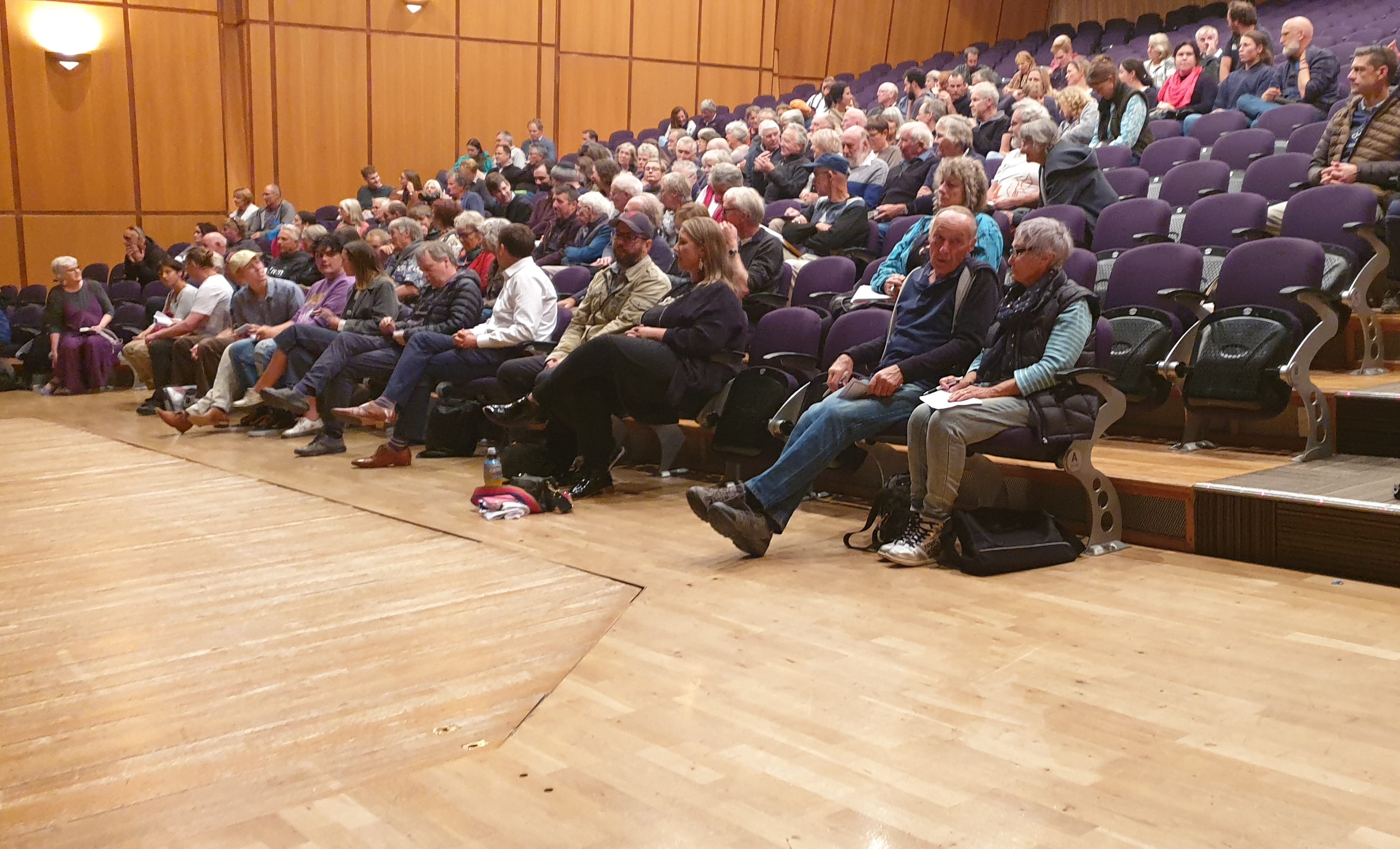 The crowd at the meeting on the growing levels of nitrates in Canterbury drinking water.