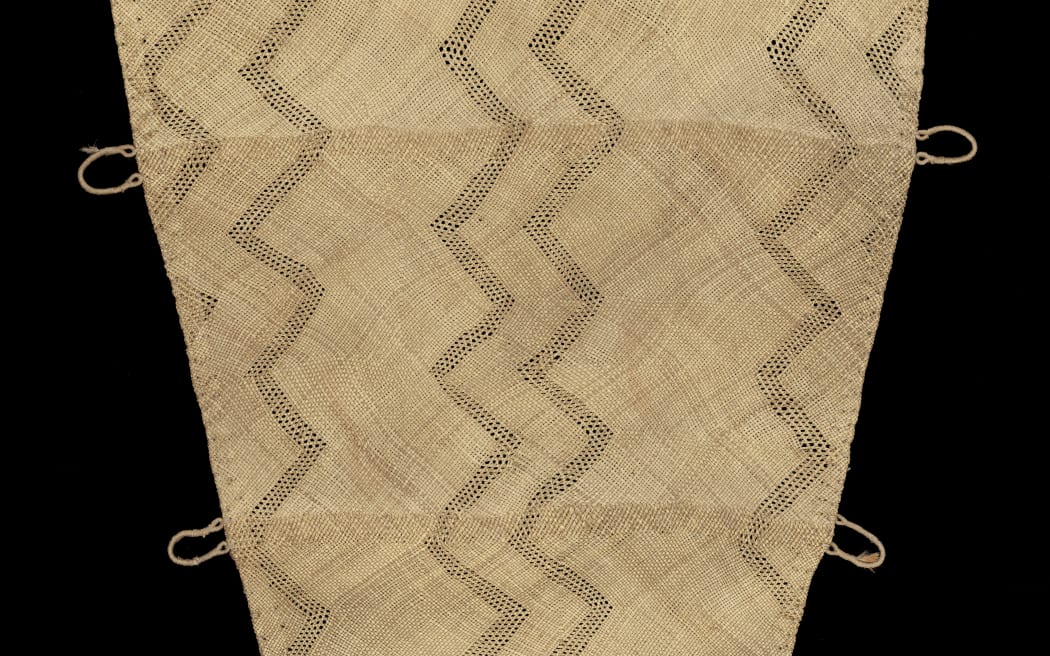 Te Rā, dated circa 1770–1800 and made from harakeke, kererū, kāhu and kākā feathers, dog skin. On loan from the Trustees of the British Museum.