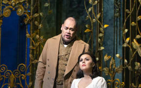 Quinn Kelsey as Germont and Aleksandra Kurzak as Violetta