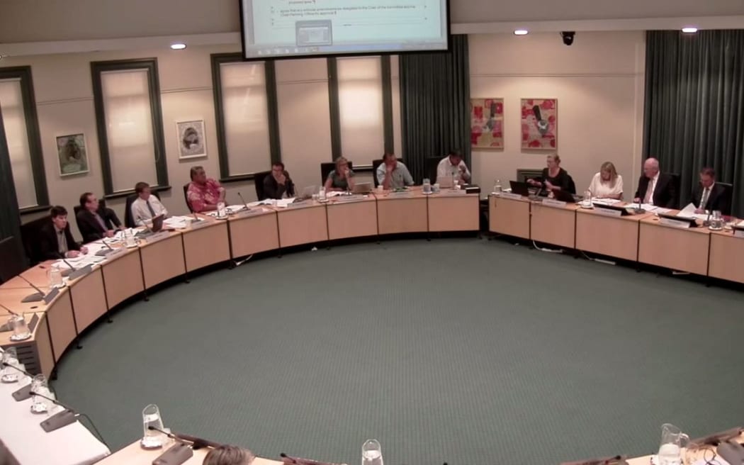 Concept: Put 21 councillors in a room and see what happens.