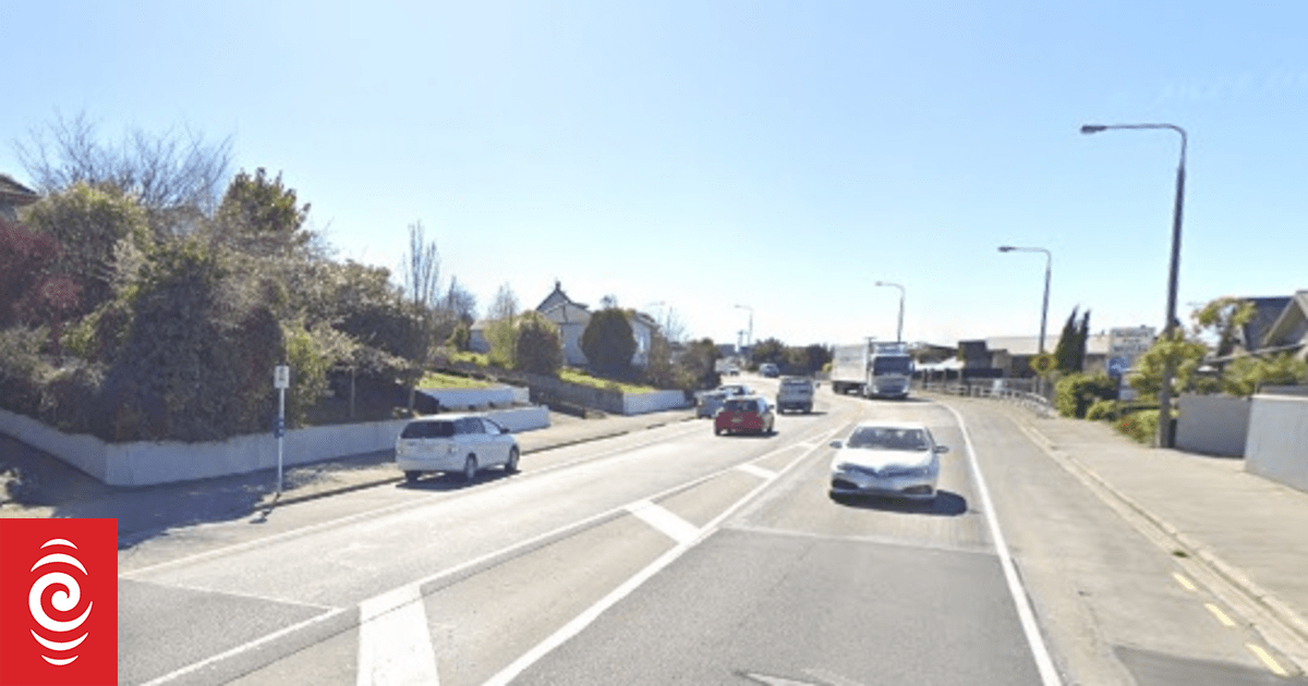 One dead after crash on SH1 in Timaru | RNZ News