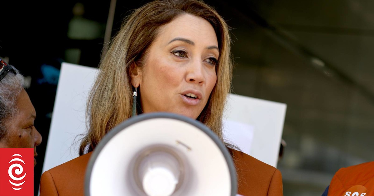 TVNZ staff rally outside Auckland headquarters to protest proposed cuts to jobs and shows - Vimarsana News