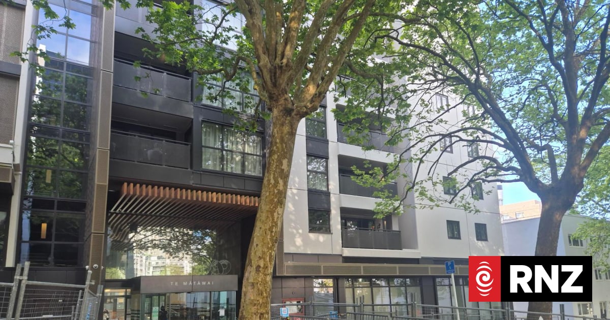 Fire crews called to central Auckland blaze