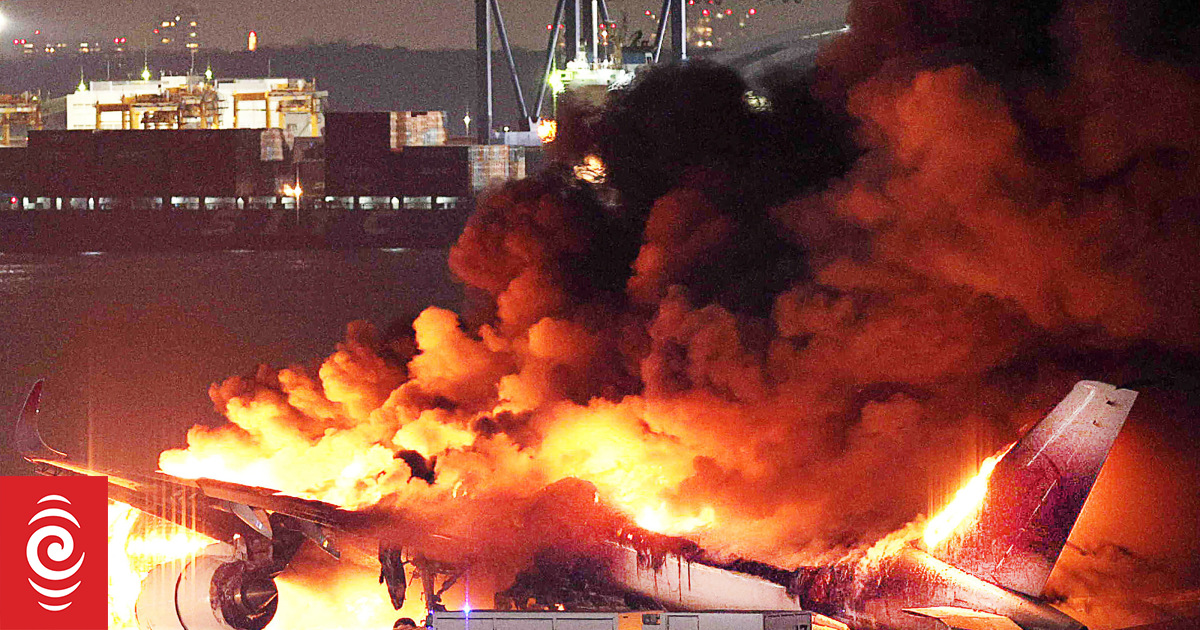 Katastrofa samolotu w Japonii: dlaczego ucieczka z lotniczego piekła się udała?