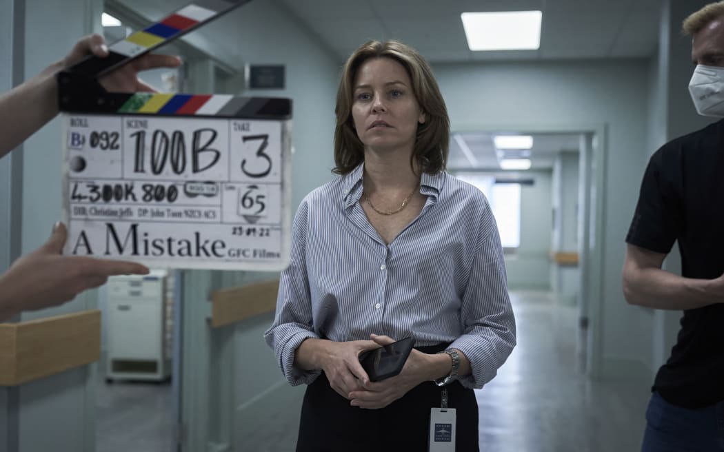 Elizabeth Banks filming day 28 of A Mistake directed by Christine Jeffs