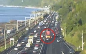 SH2 NGAURANGA TO PETONE, NORTHBOUND - CRASH