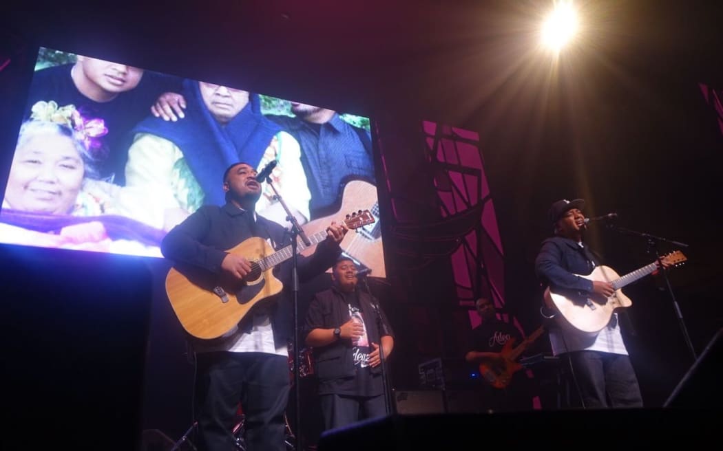 Adeaze at 2019 Pacific Music Awards