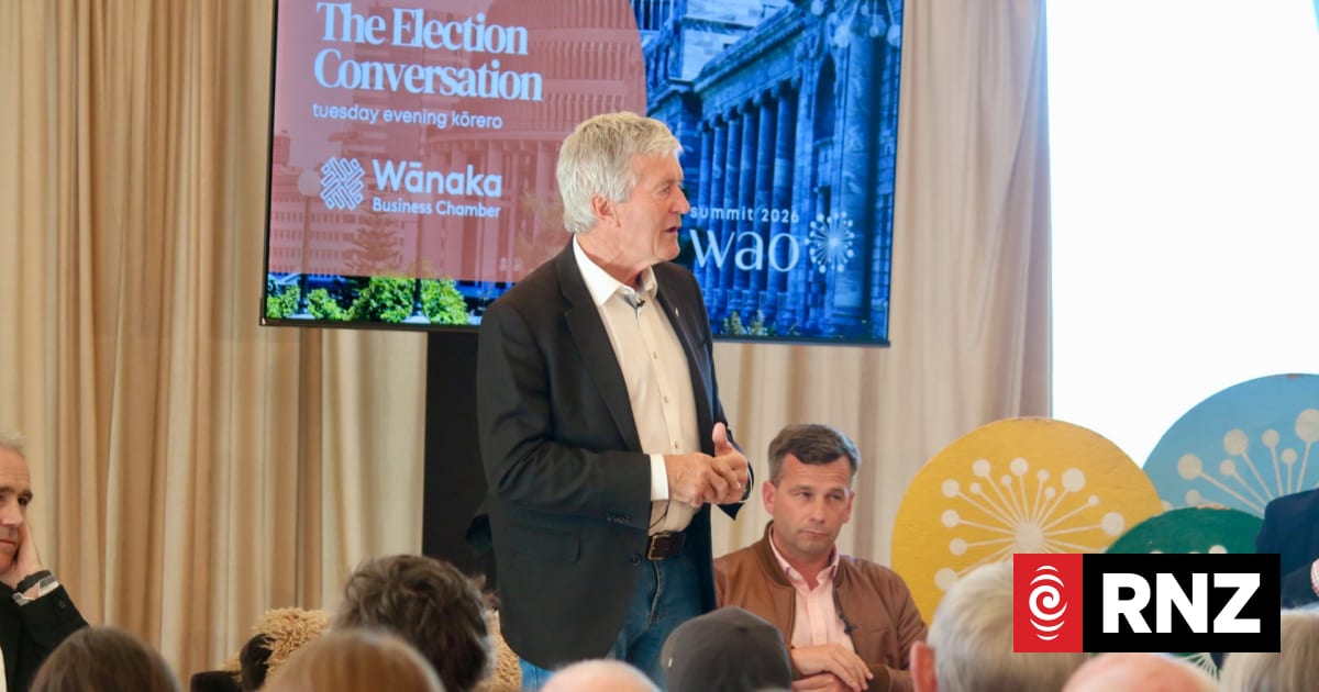 Boos and applause as candidates talk health, mining and council funding in Wānaka