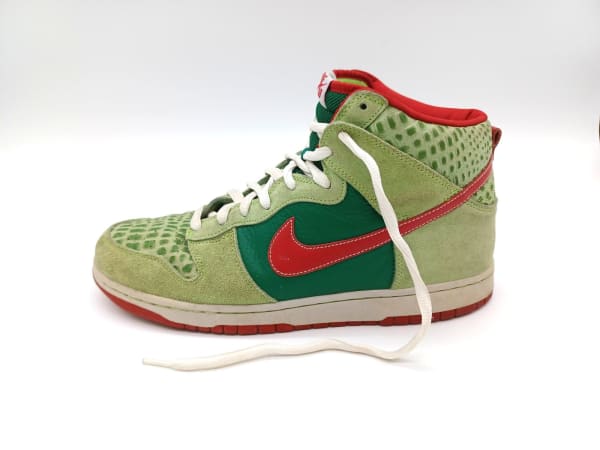 Nigel Borell's Nike Dunk High Pro SB Dr Feelgoods feature a design inspired by the cover artwork of Mötley Crüe's fifth album.