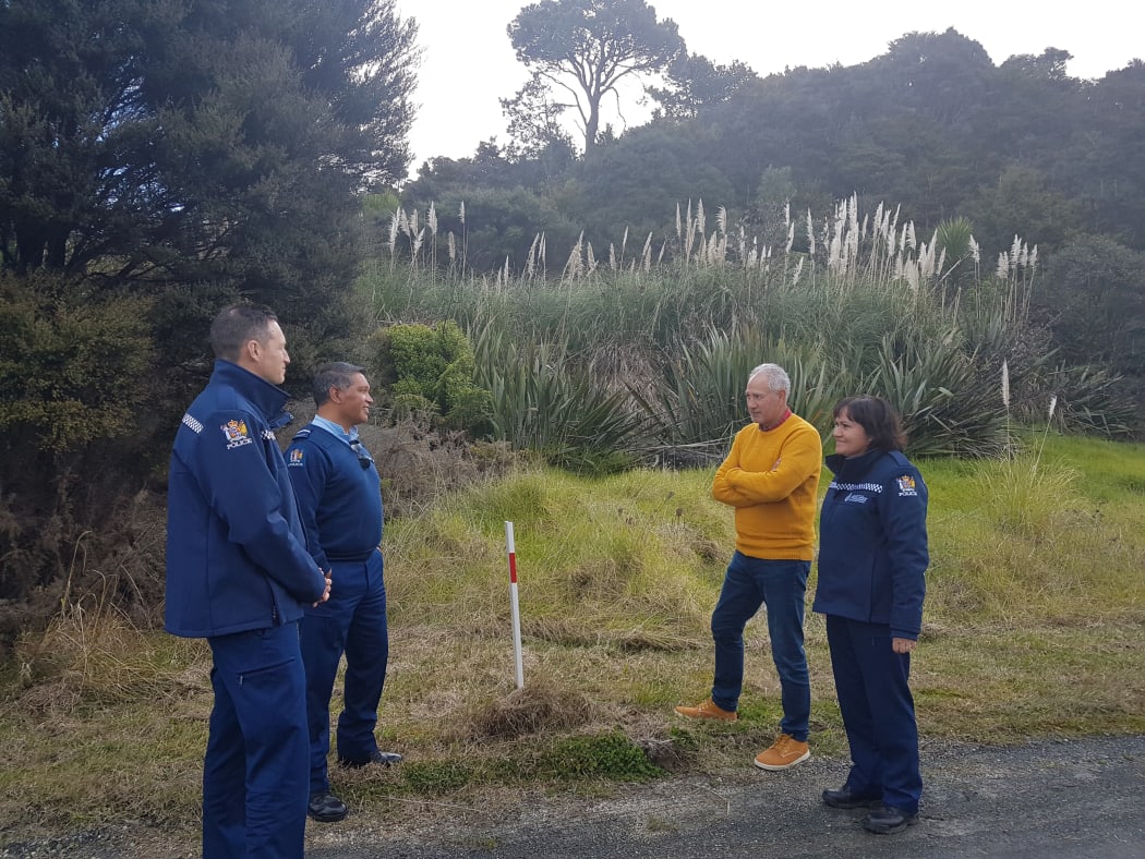 Kaumātua William Kapea meets with Māori liaison officers at Tuhirangi.