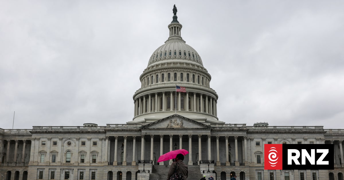 US politicians defy leadership to force vote on Ukraine aid | RNZ