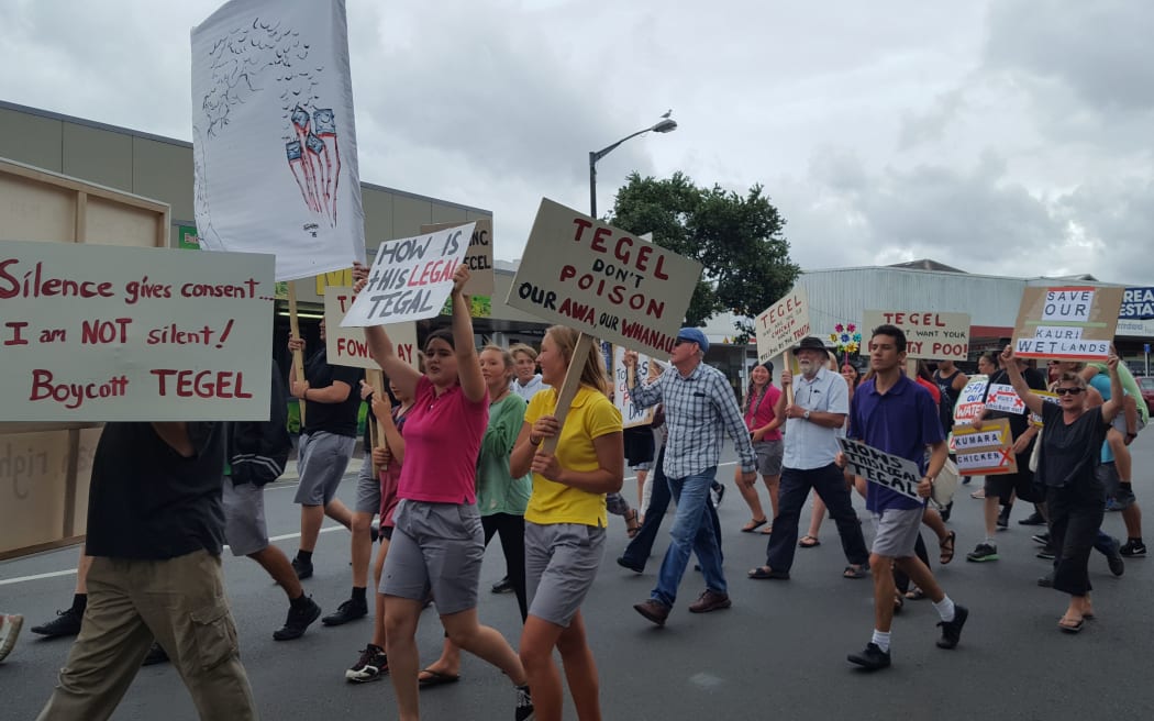 Nearly a hundred people have turned out to protest against plans to build New Zealand's biggest factory chicken farm next to a marae, just south of Dargaville.