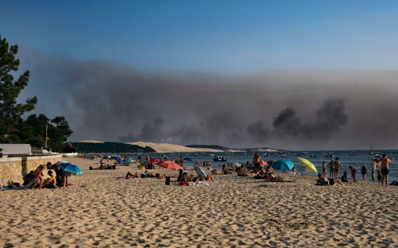 Forest fire in Landiras, France, on July 16, 2022. -Hundreds people were evacuated from their homes as wildfires continued to rage out of control in southwestern France, authorities said on Friday.  (Photo by Jerome Gilles/NurPhoto) (Photo by Jerome Gilles / NurPhoto / NurPhoto via AFP)