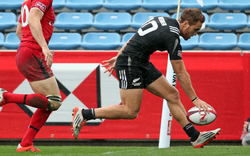 New Zealand's Joe Webber scores during their match against Canada at the World Series in Tokyo in 2015. Copyright photo: Kenji Demura / www.photosport.co.nz