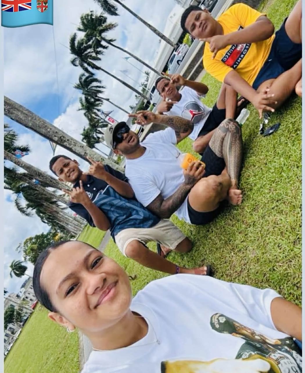 Jone Vakarisi with his children.