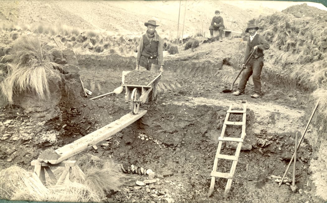 Cantonese miners at work near Waikaia
