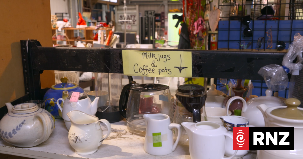 Wellington's tip shop marks 25 years of trash into treasure | RNZ