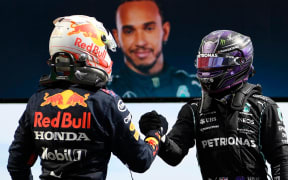 Max Verstappen Red Bull Racing congratulates Lewis Hamilton Mercedes-AMG Petronas 2021
