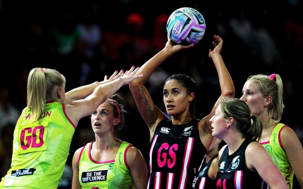 New Zealand's Maria Tutaia takes a shot in the Fast5 Netball World Series against Australia at Vector Arena, Auckland, Friday 8th November 2013. Photo: Anthony Au-Yeung / photosport.co.nz