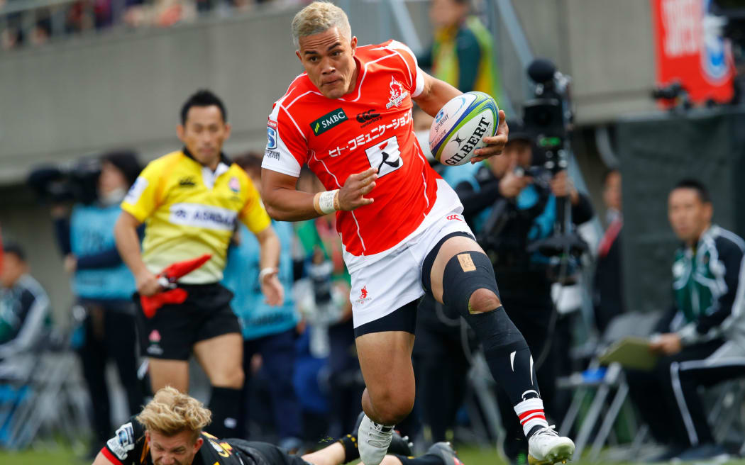 Hosea Saumaki stars for Japan's Super Rugby team, the Sunwolves