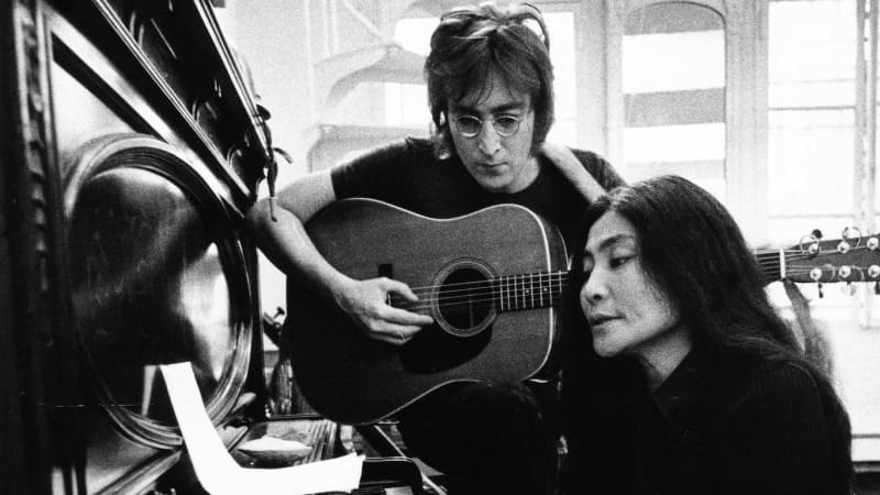 John Lennon and Yoko Ono in New York