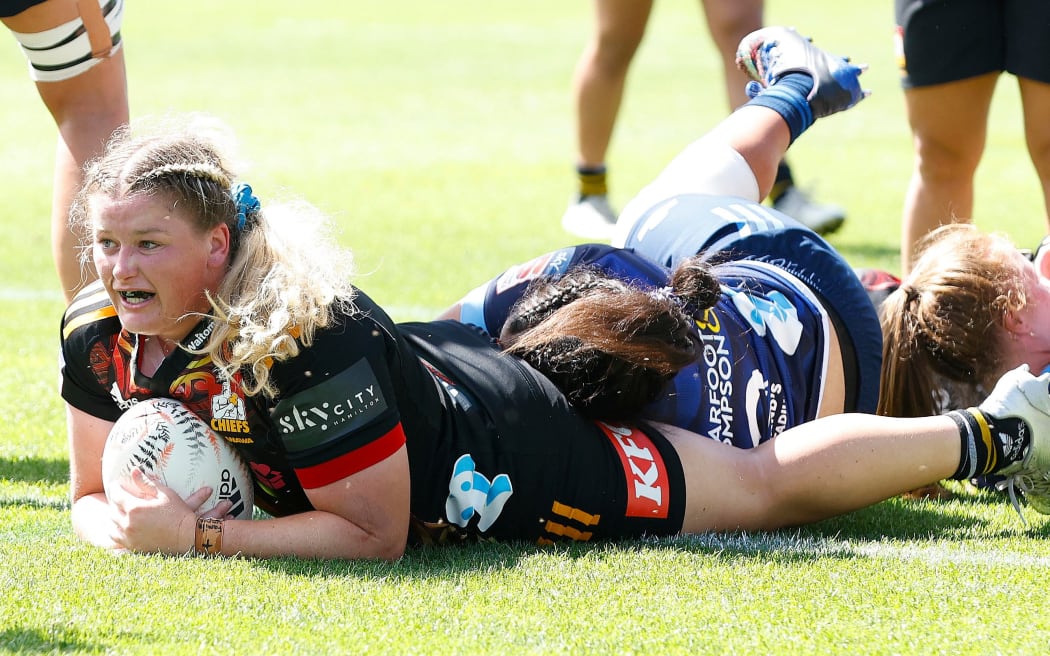 Luka Connor of Waitomo Chiefs Manawa scores a try during the Blues Women v Chiefs Manawa Sky Super Rugby Aupiki game at North Harbour Stadium, Auckland, New Zealand on Saturday 4 March 2023. Mandatory credit: Lynne Cameron / www.photosport.nz