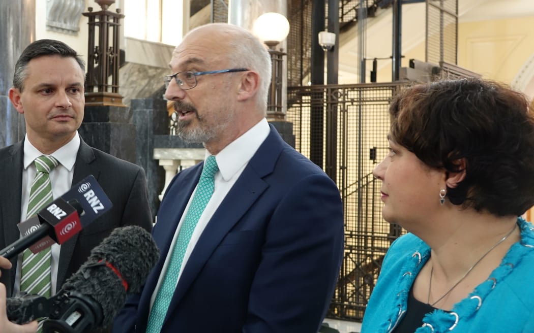 Kevin Hague (centre) flanked by Green Party co-leaders Metiria Turei and James Shaw.