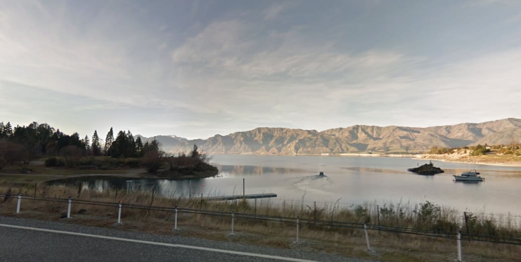Lake Hāwea near The Camp holiday park.