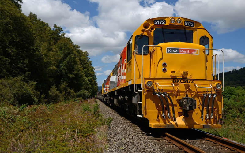 KiwiRail to scrap electric on main trunk line | RNZ