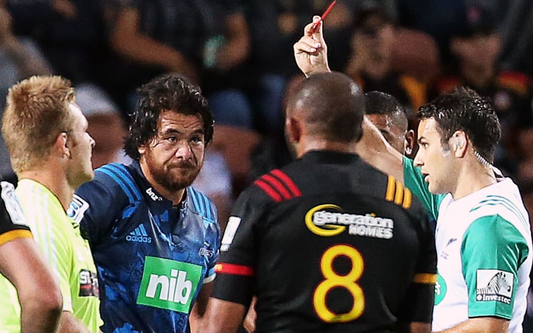 Steven Luatua is shown a red card by referee Ben O'Keeffe.