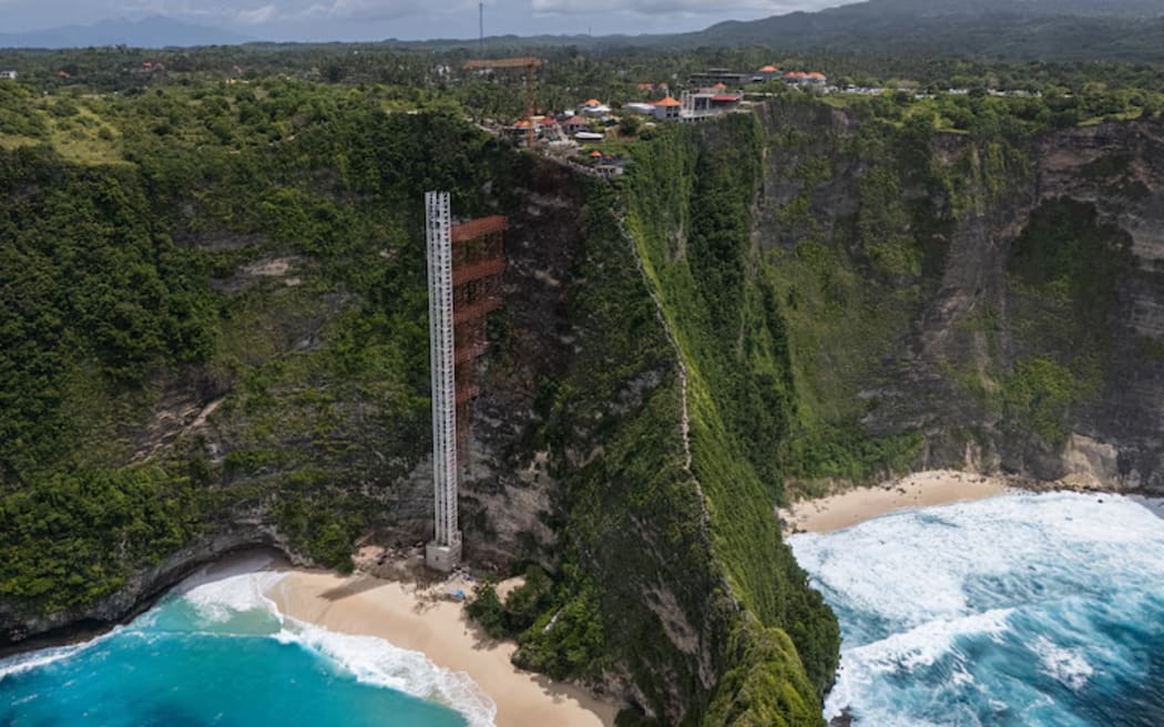 It is unclear what the timeline is for removing the construction if the project is cancelled.