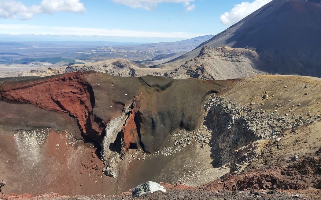 Red Crater, tongariro alpine crossing