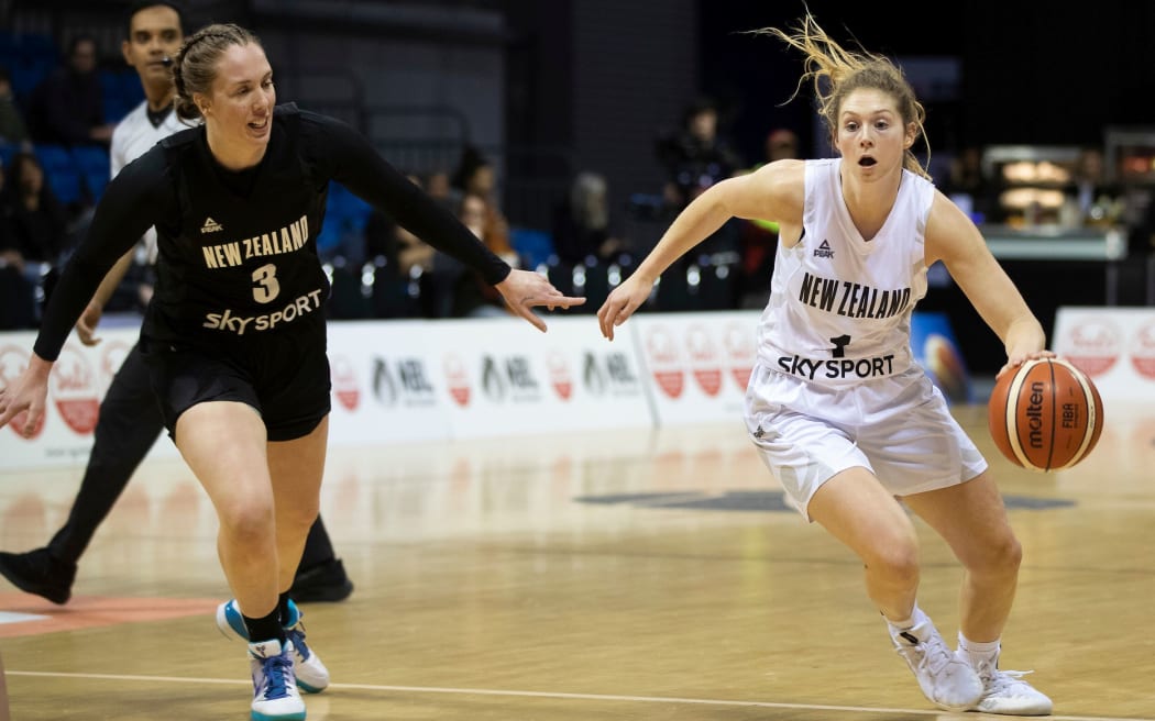 White team Mary Goulding during the New Zealand Tall Ferns Showcase before the NZ National Basketball League Grand Final held at Trusts Stadium, Auckland, New Zealand.  01  August  2020       Photo: Brett Phibbs / www.photosport.nz
