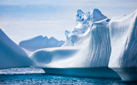 10079779 - antarctic iceberg in the snow. beautiful winter background.