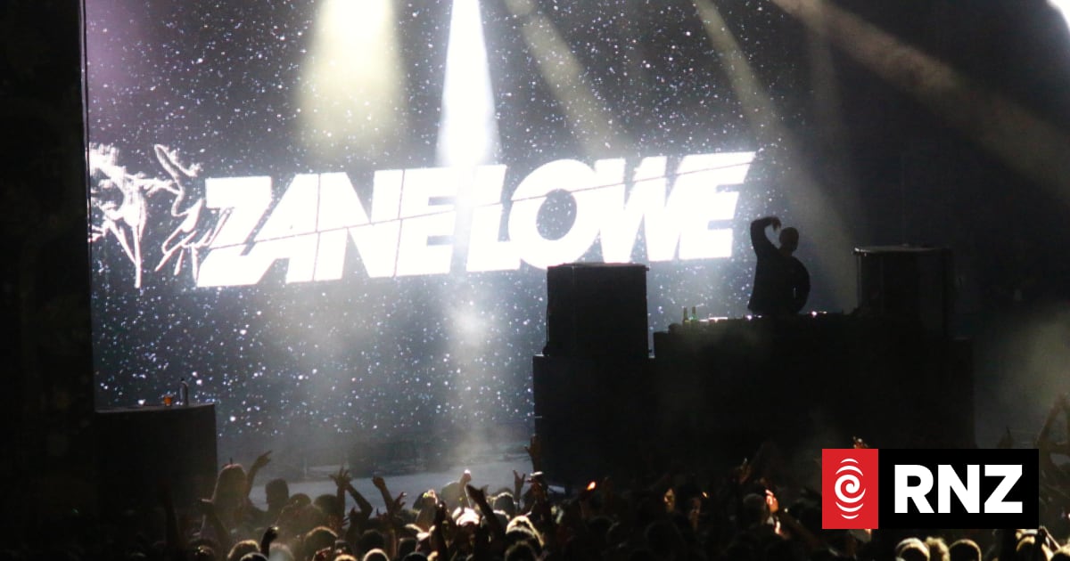 Zane Lowe: 'Vocal and passionate about music' | RNZ