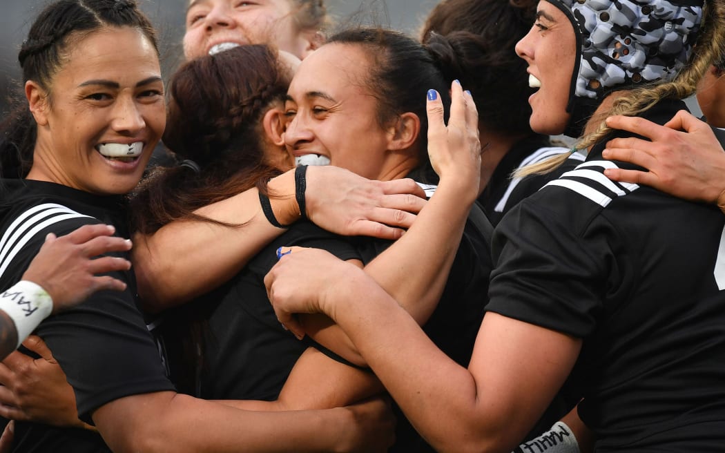 Black Ferns Ruahei Demant celebrates scoring a try 2019.