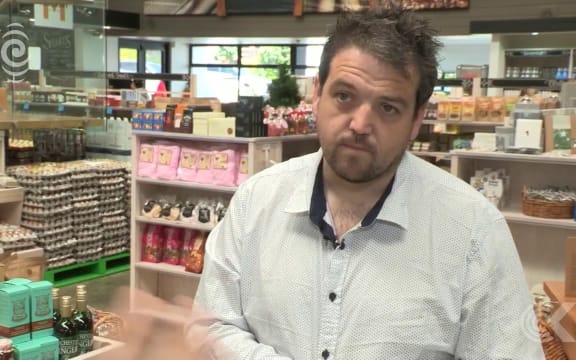 Nosh reborn as Grocer's Market, but under the same premise