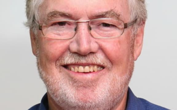 Sports journalist, Phil Gifford, fronts up for Bookmarks.
