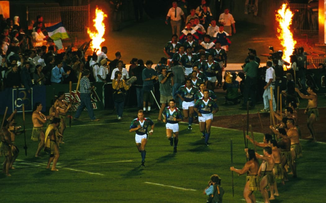 The Warriors making their way onto the field in their inaugural match on Friday 10 March 1995.