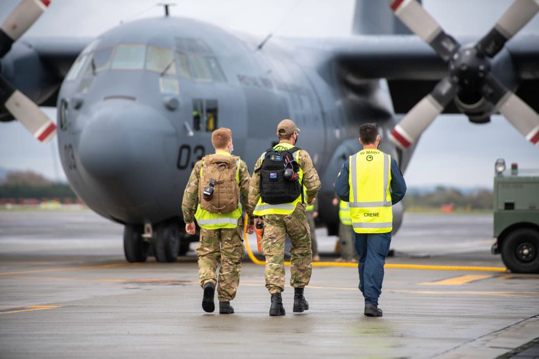 NZDF personnel prepare to fly on a Hercules to help Ukraine in its defence.