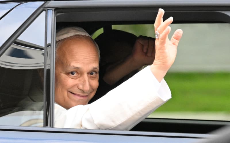 Pope Leo becomes first pontiff to vote in US election | RNZ