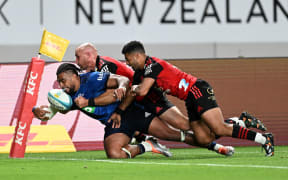 Hoskins Sotutu loses the ball on the try line  in the Blues v Crusaders, Super Rugby Pacific 2023 Season, Eden Park, Auckland, New Zealand. Saturday 18 March 2023. Eden Park, Auckland, New Zealand. © Photo: Andrew Cornaga / www.photosport.nz
