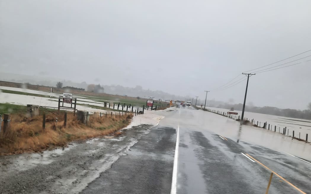 Heavy rain has led to surface flooding in the North Otago township of Maheno.