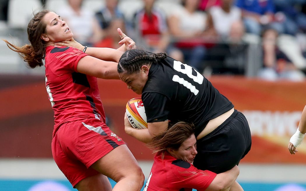 2014 Women's Rugby World Cup 5th place Semi-Final, Stade Jean Bouin, Paris, France 13/8/2014
New Zealand vs Wales 
New Zealand's Stephanie Te Ohaere-Fox gets tackled 
Mandatory Credit Â©INPHO/Dan Sheridan