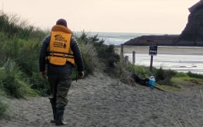 Drowning Prevention Auckland says there are a number of safety measures those fishing off the rocks can take such as going with a friend and knowing how to float.
