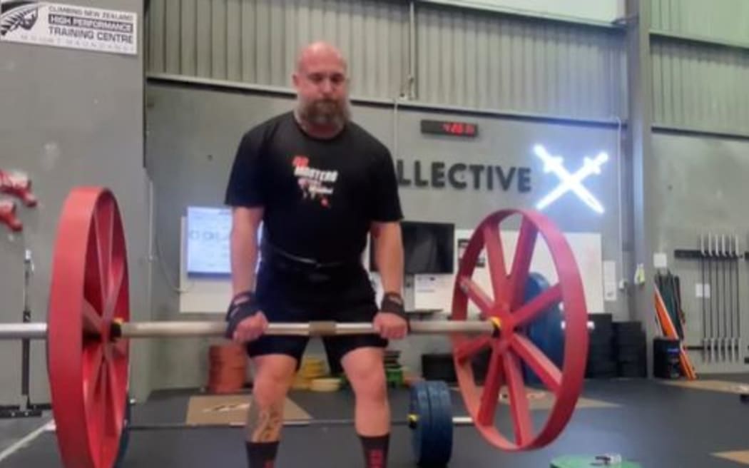 Rich Farrell strongman