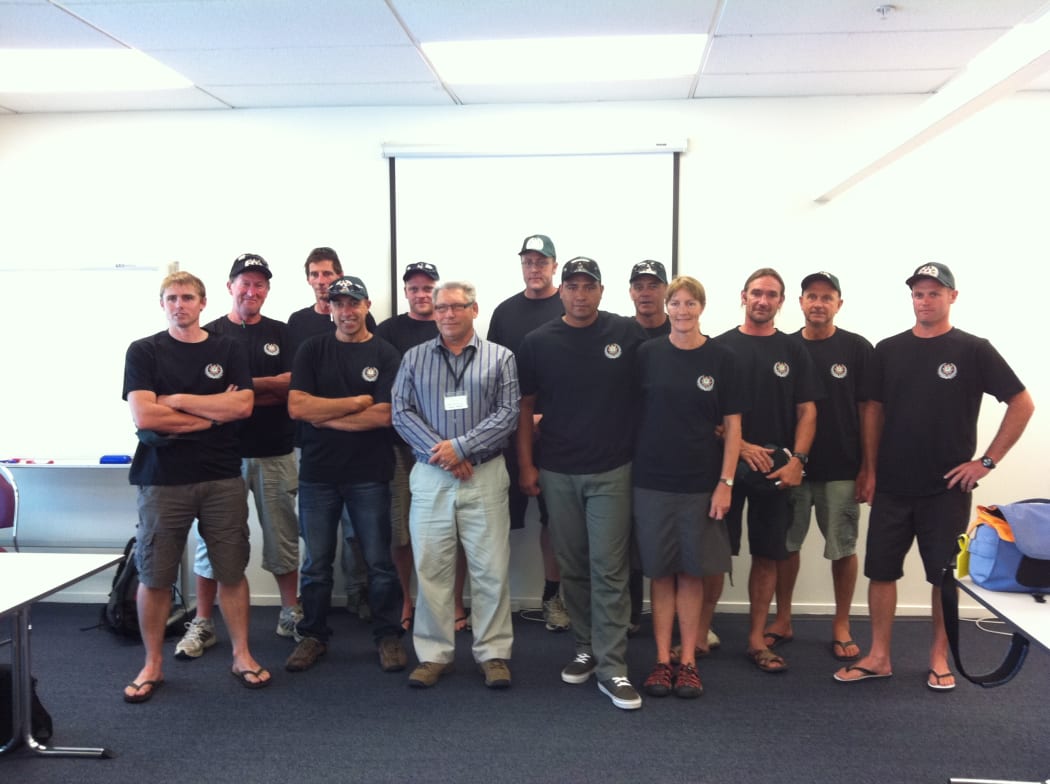 Two crews of rural firefighters and their manager flew out of Auckland for Tasmania on Wednesday afternoon.