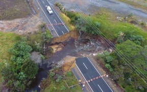 The washed out road south of Pukenui between Whalers Road and Lamb Road.