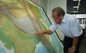 Thuten Kesang with EARTH Platinum atlas